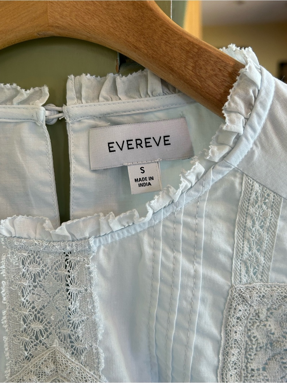 Evereve Victorian Pintuck Crochet Lace Detail Pale Blue Blouse Boho Size S EUC - Picture 4 of 16